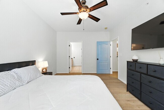 Building Photo - 522 Knolls Dr