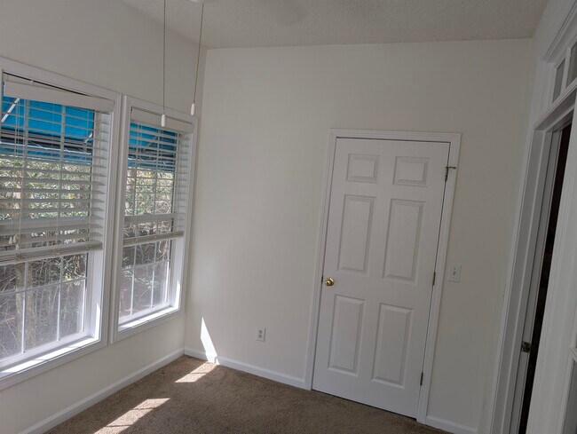 Building Photo - 9734 Leyland Dr