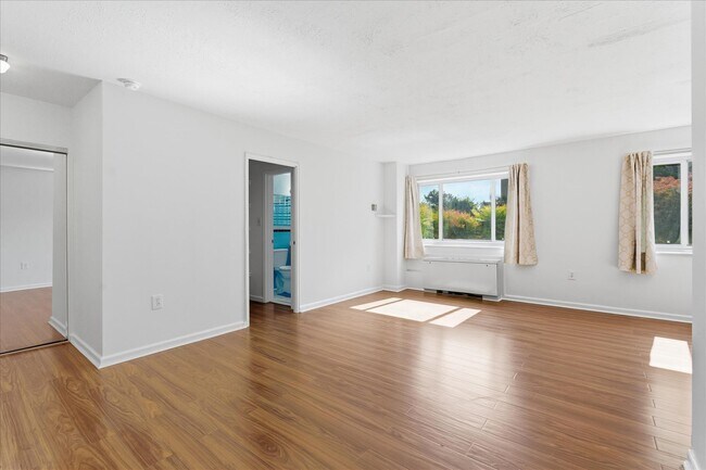 Building Photo - 1200 S Arlington Ridge Rd