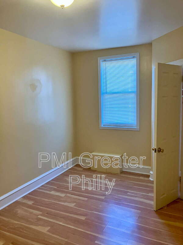 Building Photo - 1705 Bridge St