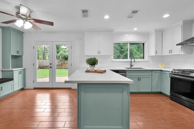 Building Photo - 5 Hickory Oak Dr