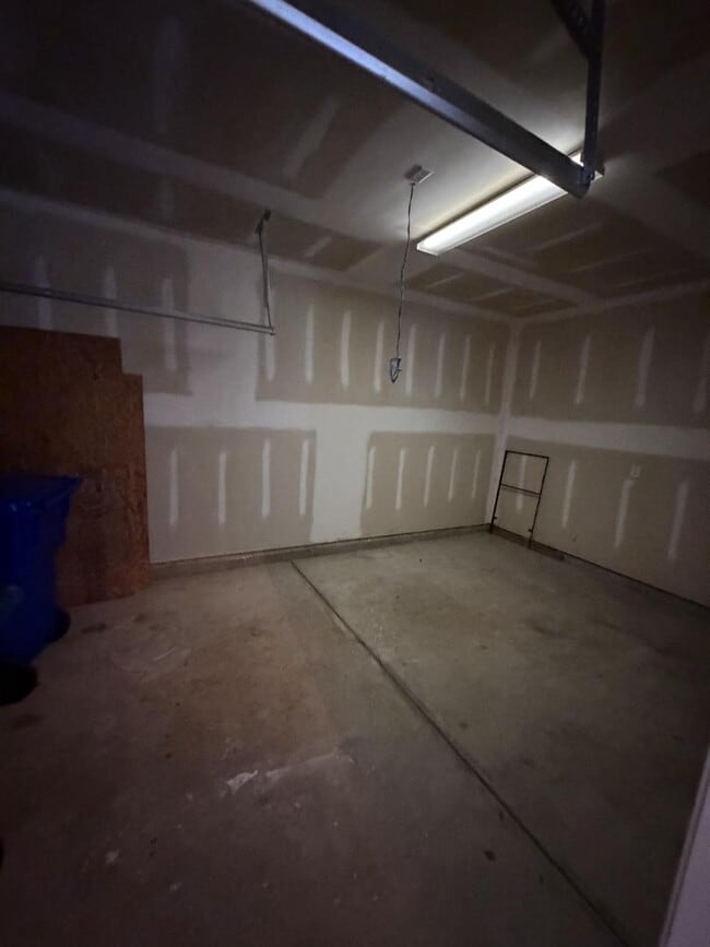 Building Photo - 827 Bibury Ct