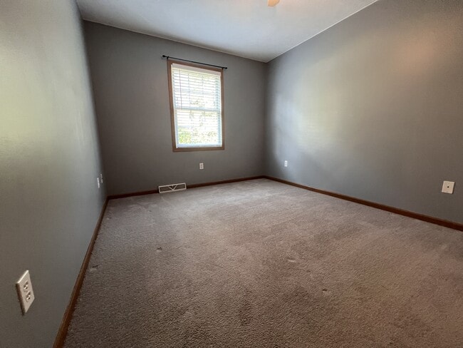 Building Photo - 848 Quadrilla St