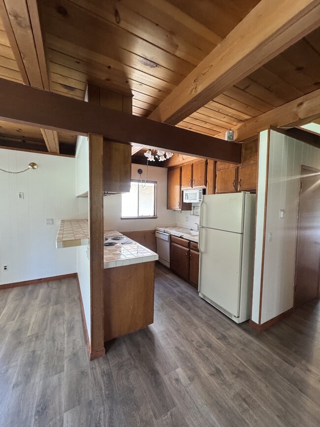 Building Photo - 2325 Sky Meadows Ct