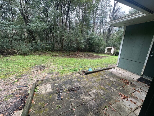 Building Photo - EASTSIDE PET FRIENDLY duplex in Brewster Estates avail now!