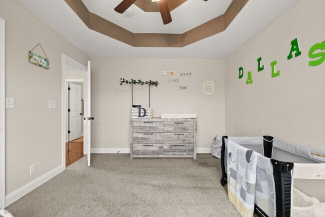 Building Photo - Pet Friendly Four Bedroom with Bonus!