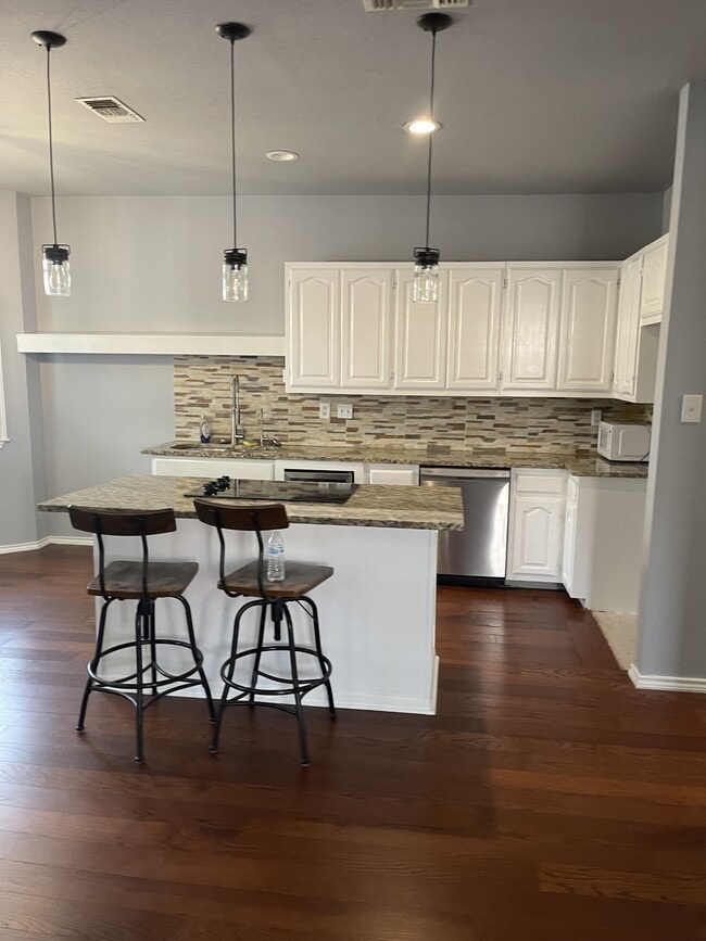 Building Photo - 25118 Flaming Arrow