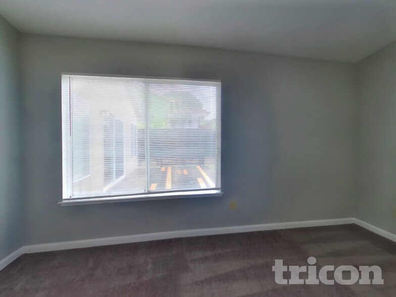 Building Photo - 213 Jana Way