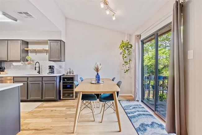 Building Photo - 5602 Woodrow Ave