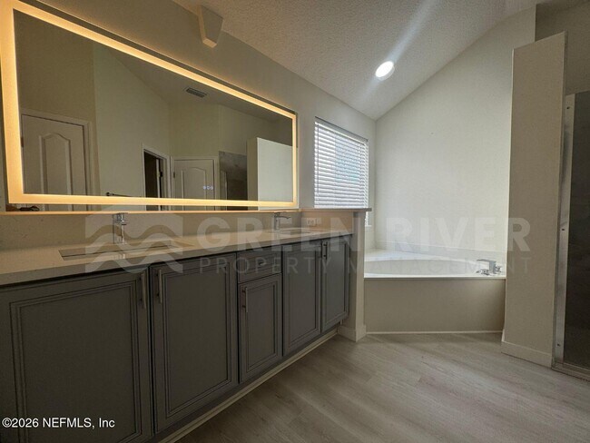 Building Photo - 3176 Tower Oaks Dr