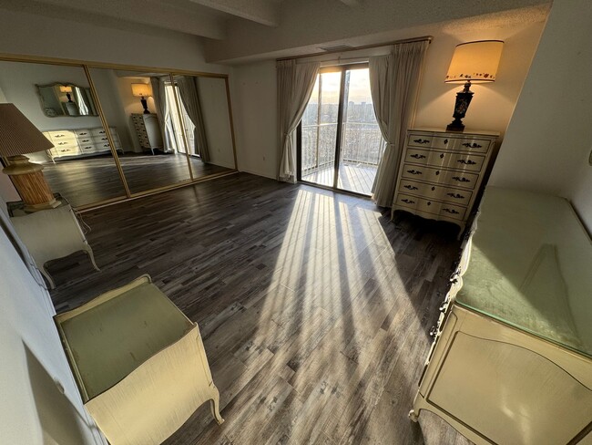 Building Photo - Great Candlewyck condo with and amazing view and lifestyle that can't be beat