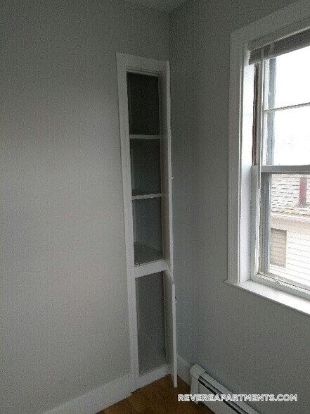 Building Photo - 508 Revere St
