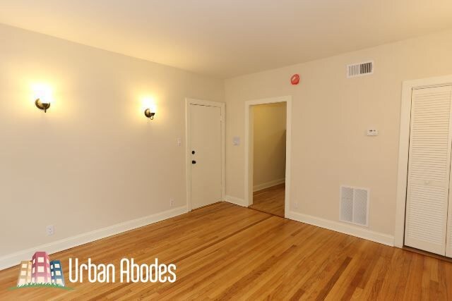 Building Photo - 4036 Ashland N Ave