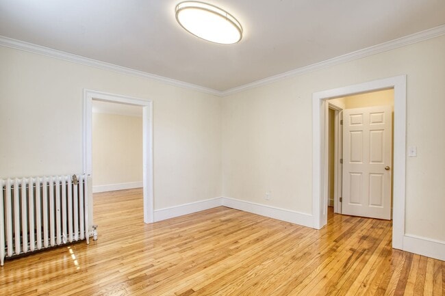 Building Photo - 2 Bedroom 1st FL Rental