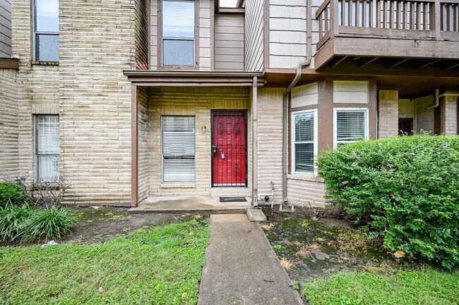 Building Photo - 12300 Brookglade Cir