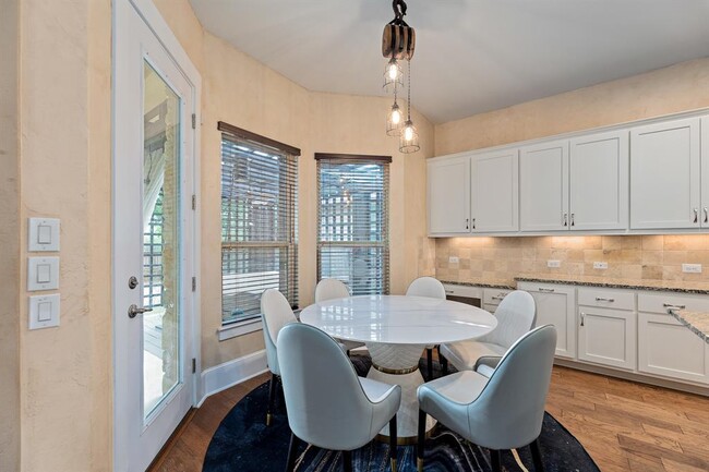 Building Photo - 701 San Marco Trl