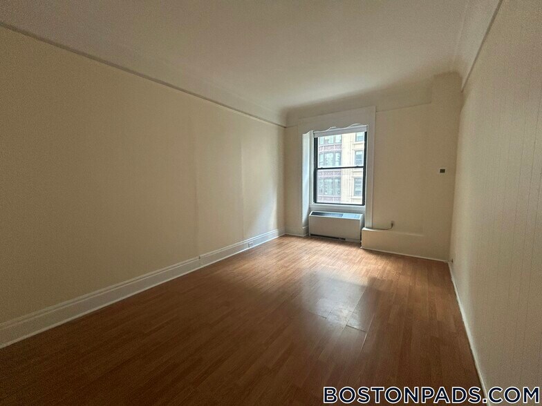 Building Photo - 62 Boylston St