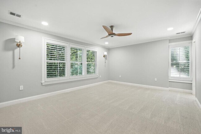 Building Photo - 10198 Cedar Pond Dr