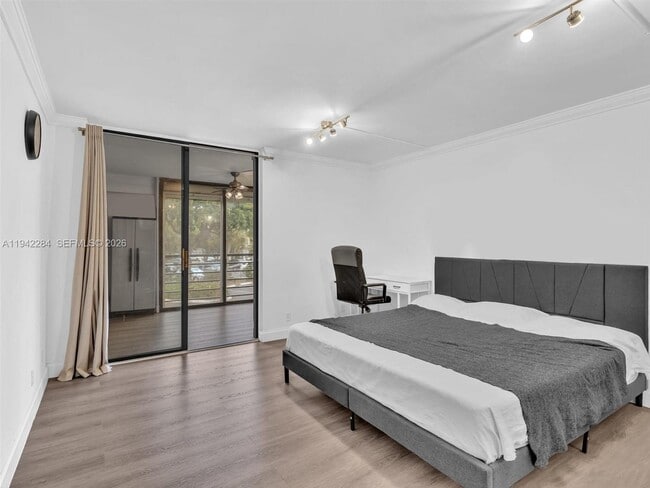 Building Photo - 20381 NE 30th Ave