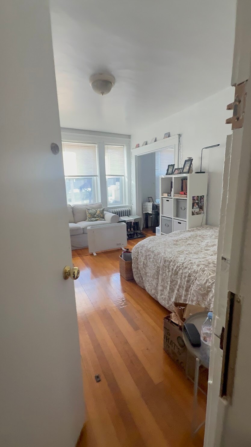 Building Photo - 65 Park Dr