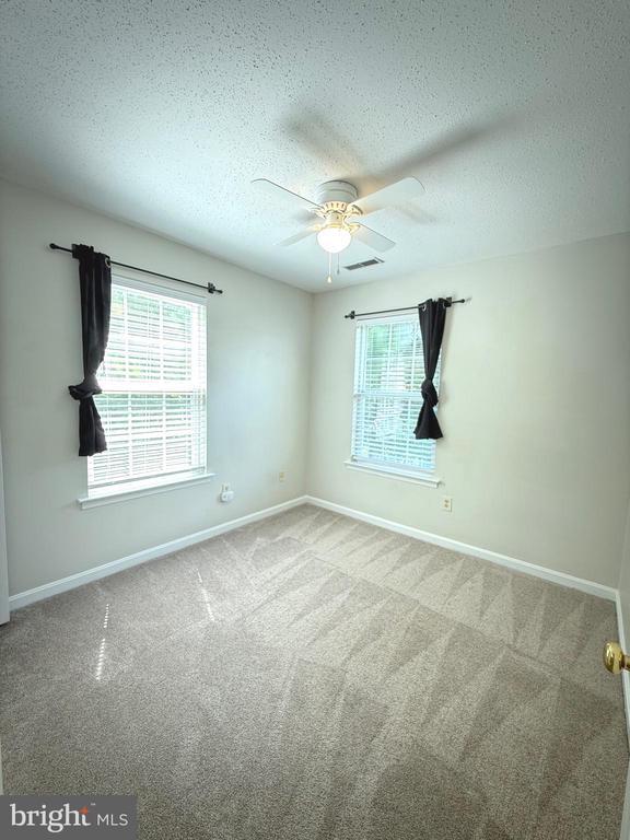 Building Photo - 110 Lakeview Ct