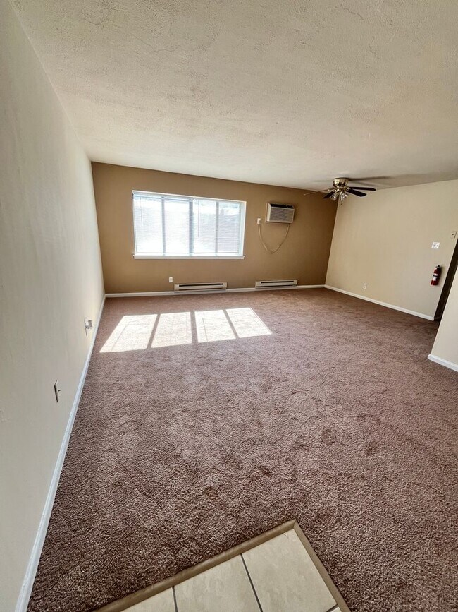 Interior Photo - Oak Tree Apartments