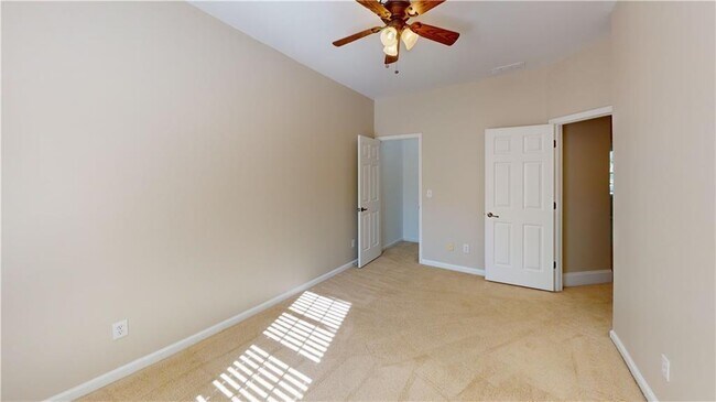 Building Photo - 3014 Gaston Cir