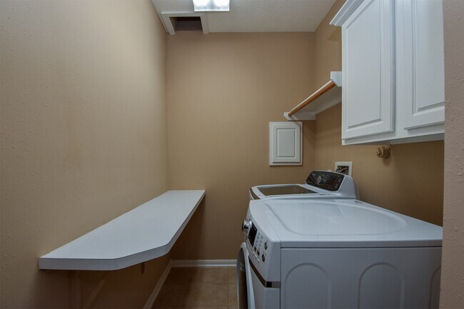 Building Photo - 21223 Pennshore Ln