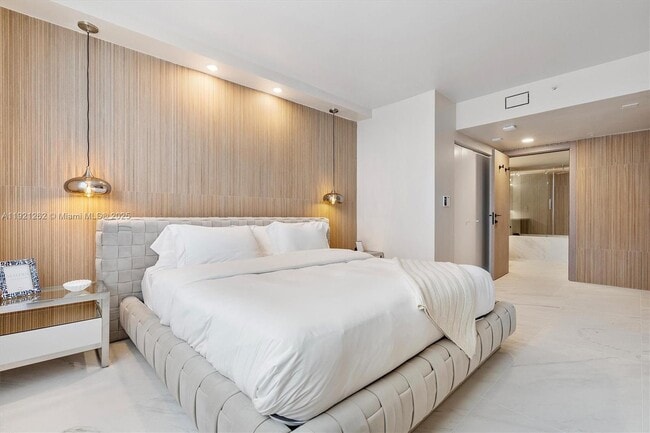 Building Photo - 2080 S Ocean Dr