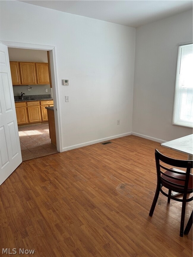 Building Photo - 1439 E 31st St