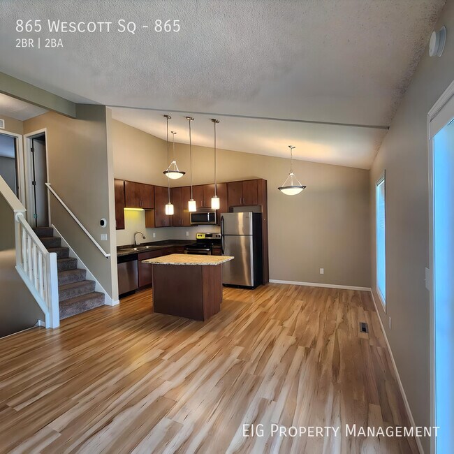 Building Photo - 865 Wescott Square