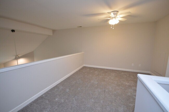 Building Photo - 3319 Philmont Dr