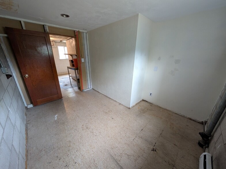 Building Photo - 790 Depew St