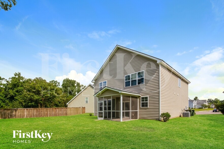 Building Photo - 200 Palmetto Village Cir