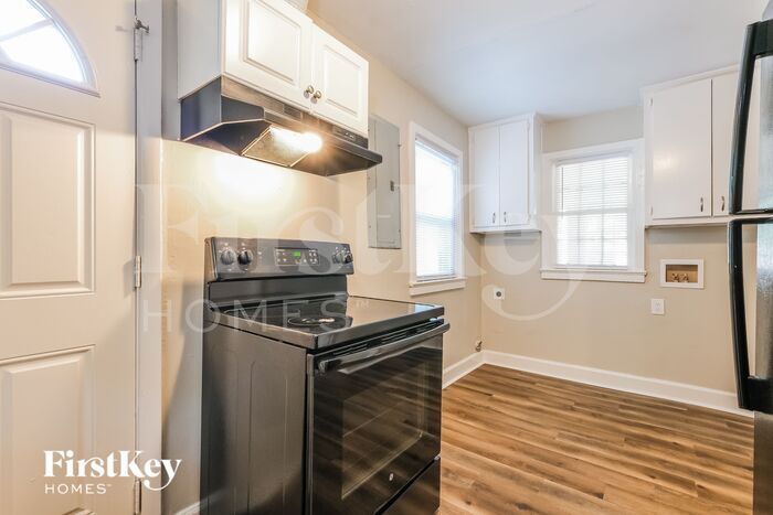 Building Photo - 1854 Oakmont Dr NW