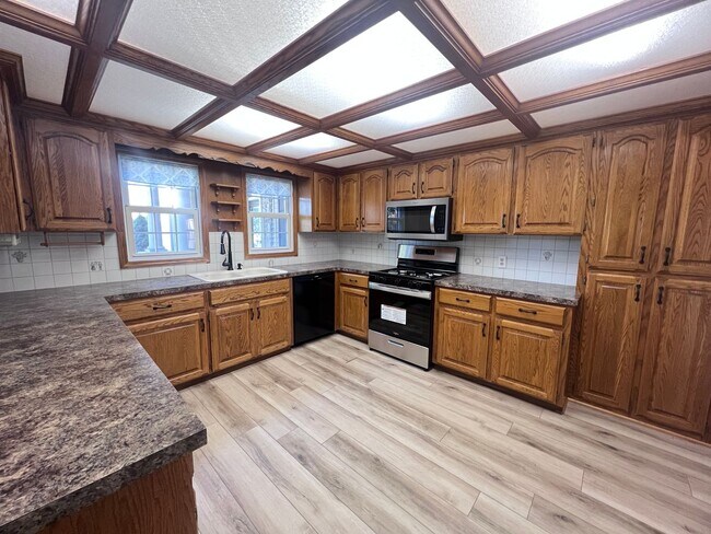 Building Photo - Spacious Four Bedroom Home in Byron Center!
