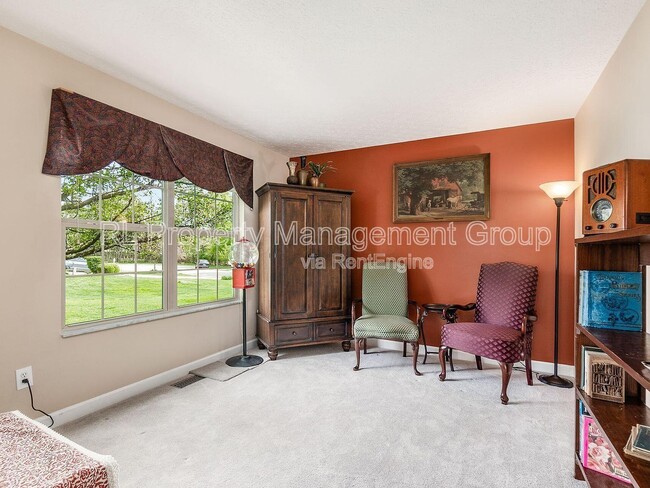 Building Photo - 5551 Ainsley Dr