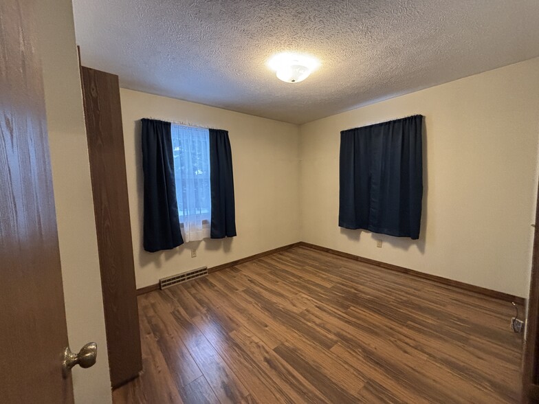 Building Photo - 1949 Richwood Dr