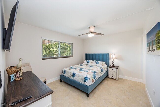 Building Photo - 309 Goodlette-Frank Rd