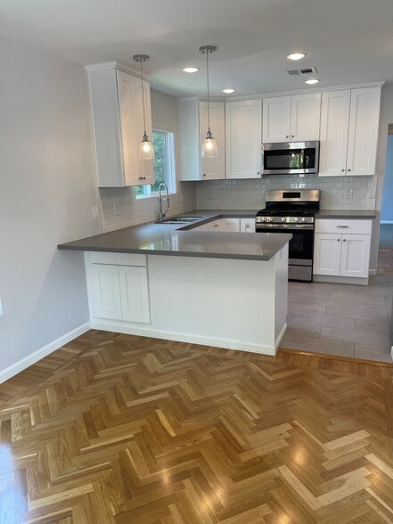 Kitchen - 8574 Rugby Dr