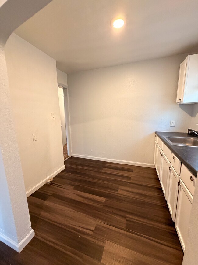 Building Photo - 20091 Barlow St