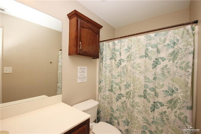 Building Photo - 15 Flamingo Ave