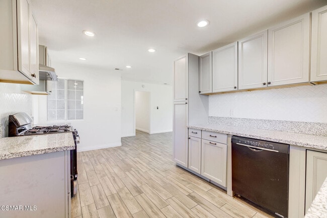 Building Photo - 1236 Elsinor Ave
