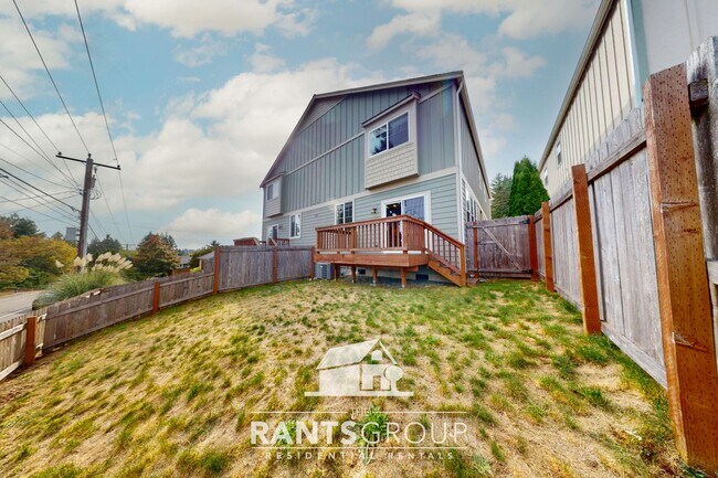 Building Photo - 837R