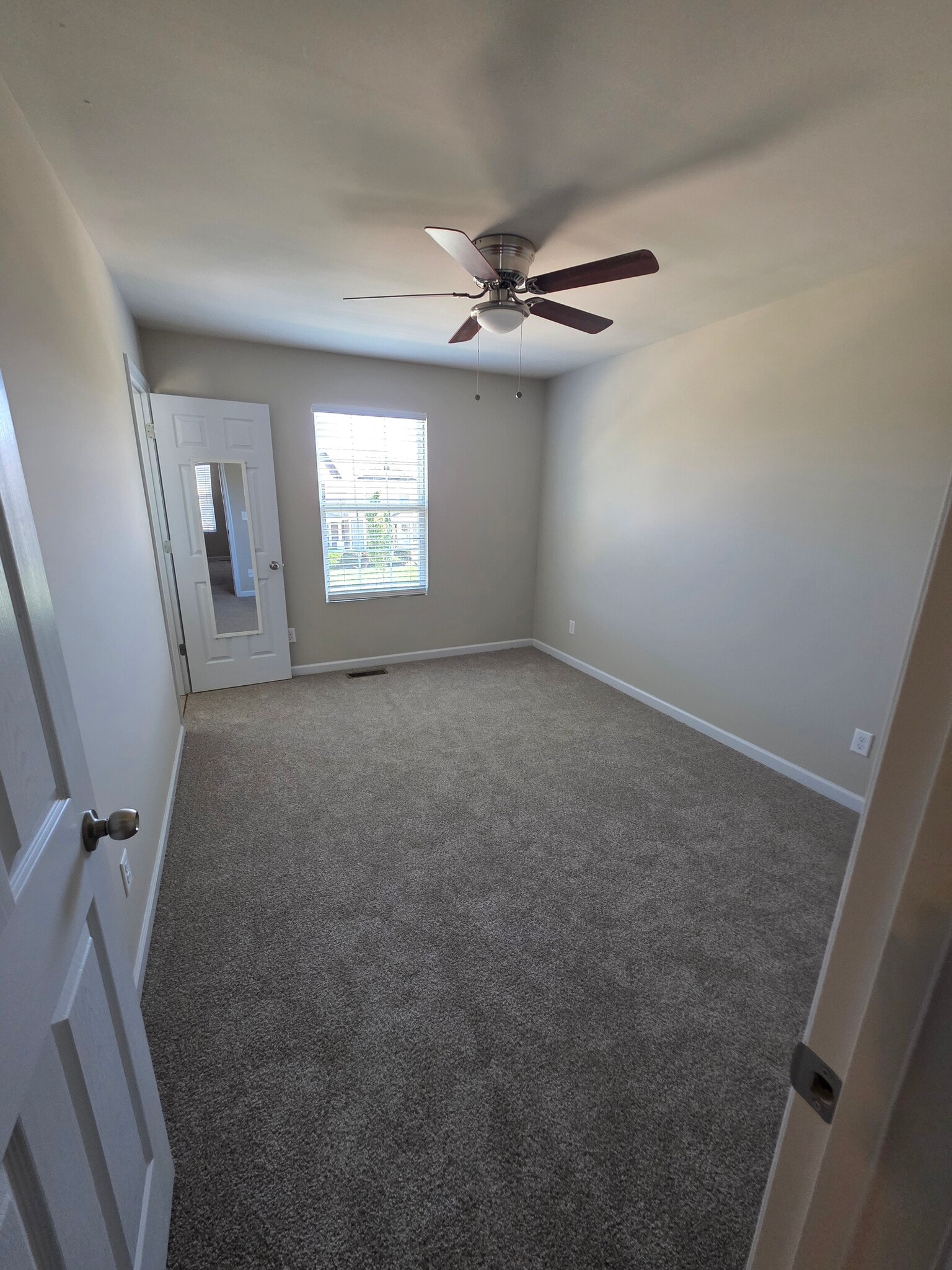 Building Photo - 318 Countryshire Dr