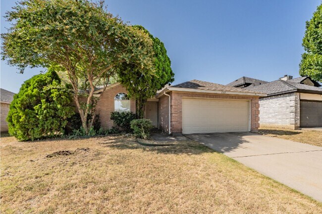 Building Photo - 1740 Cedar Tree Dr