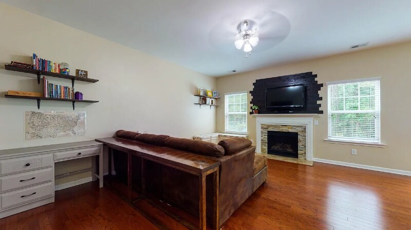 Building Photo - 106 Blackwater Way