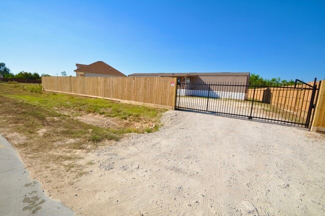 Primary Photo - 25 Road 5608