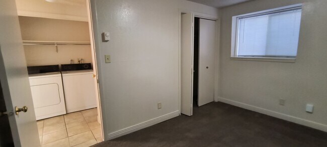 Building Photo - 180 W 895 S