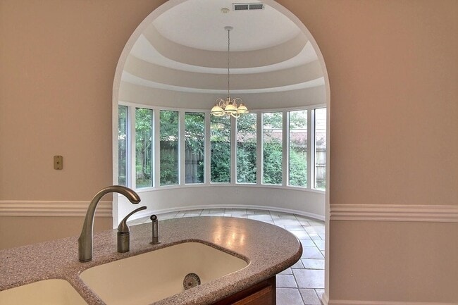 Building Photo - 275 Home Pl